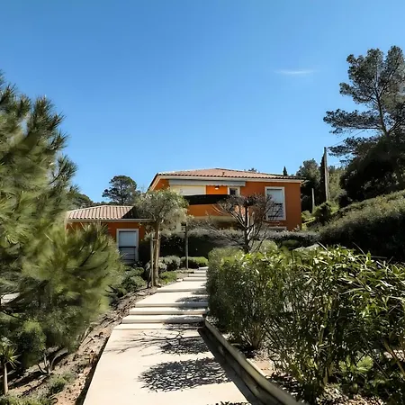 Bleu-esterel, 50m De La Plage, 4 Personnes Saint-Raphael (Var)